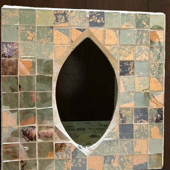 Mosaic Tissue Box Cover - Picture 3 of 5